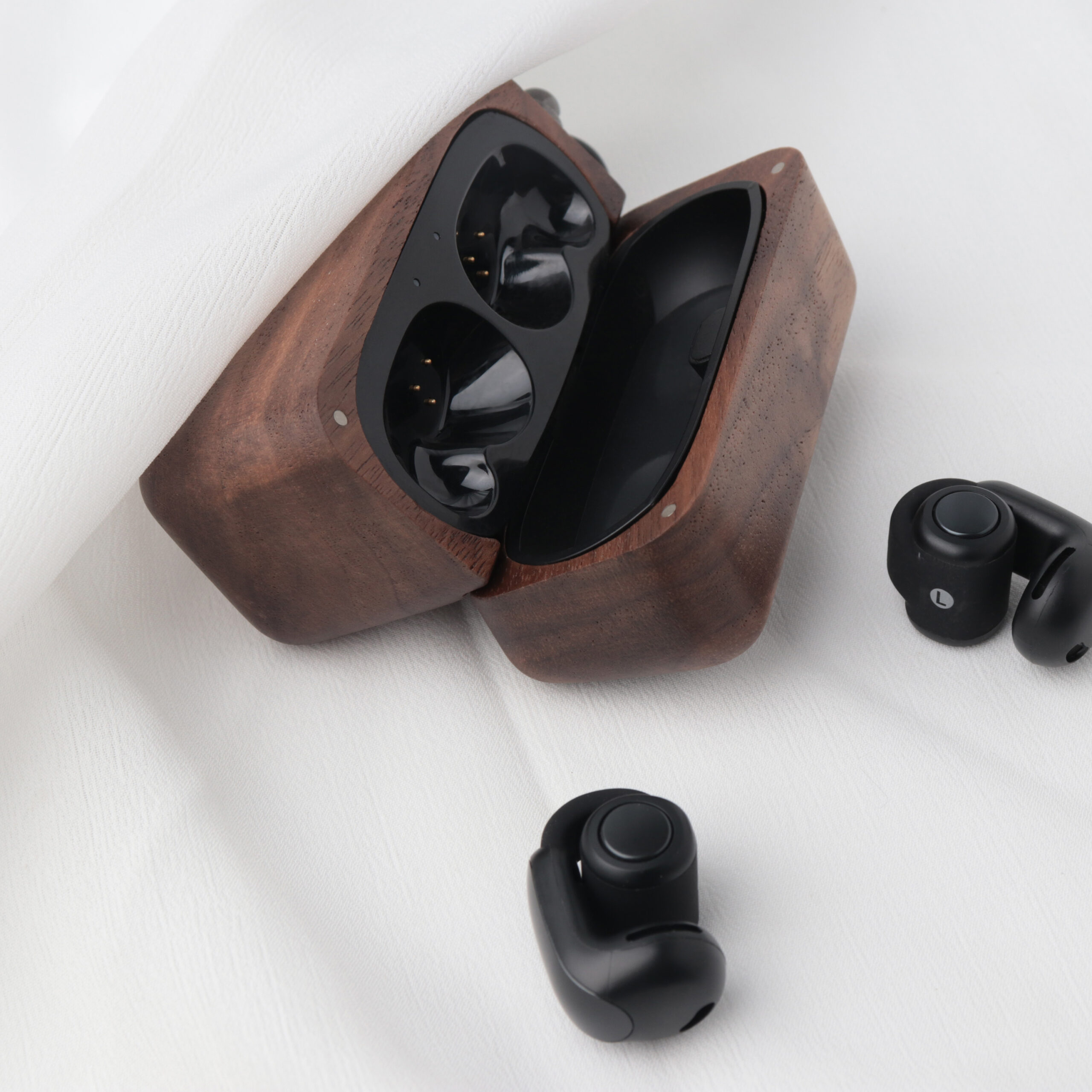 Wooden Bose Ultra Case - Image 2