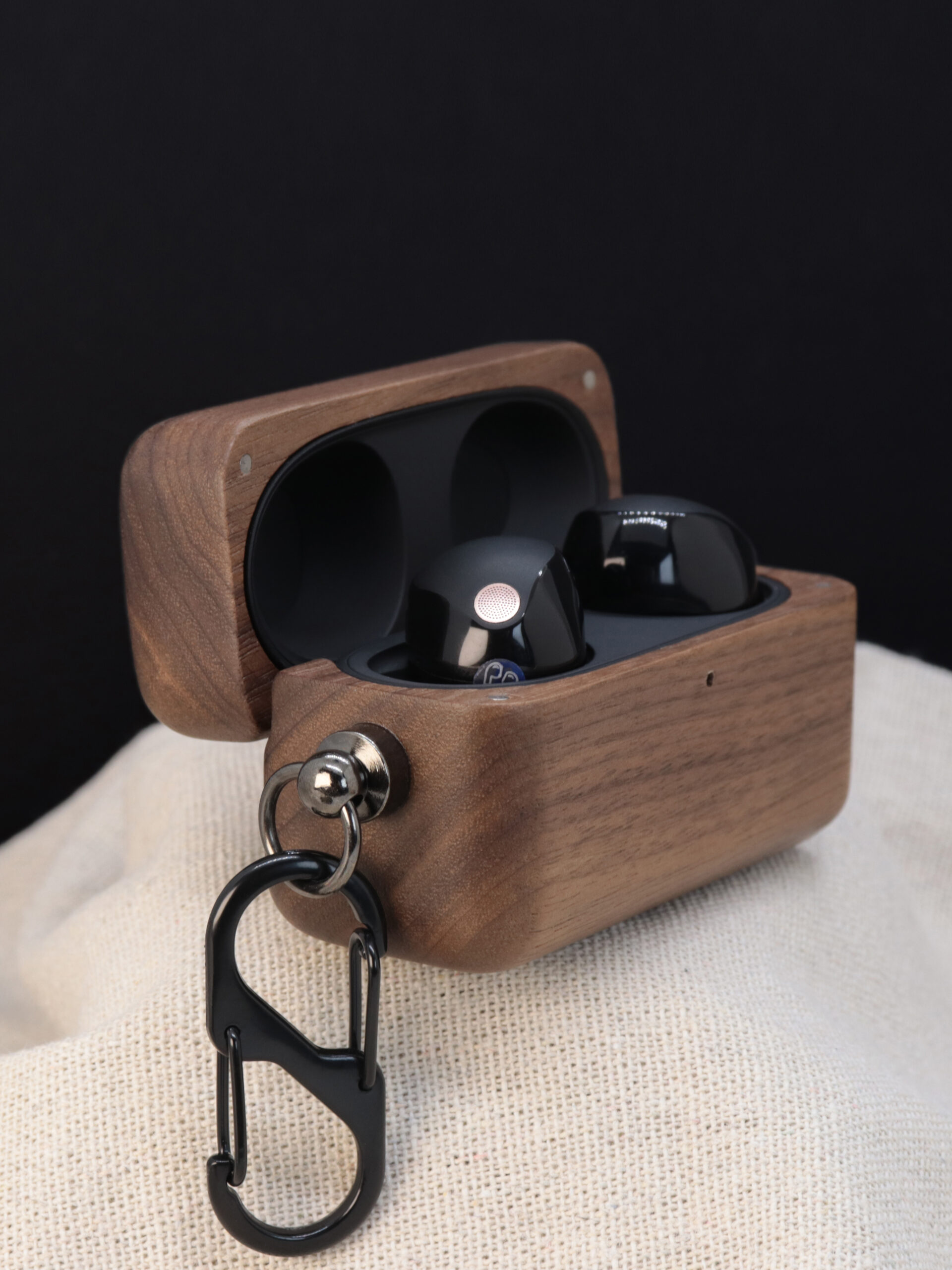 Wooden Sony WF-1000 XM5 Case With Carabiner - Image 5