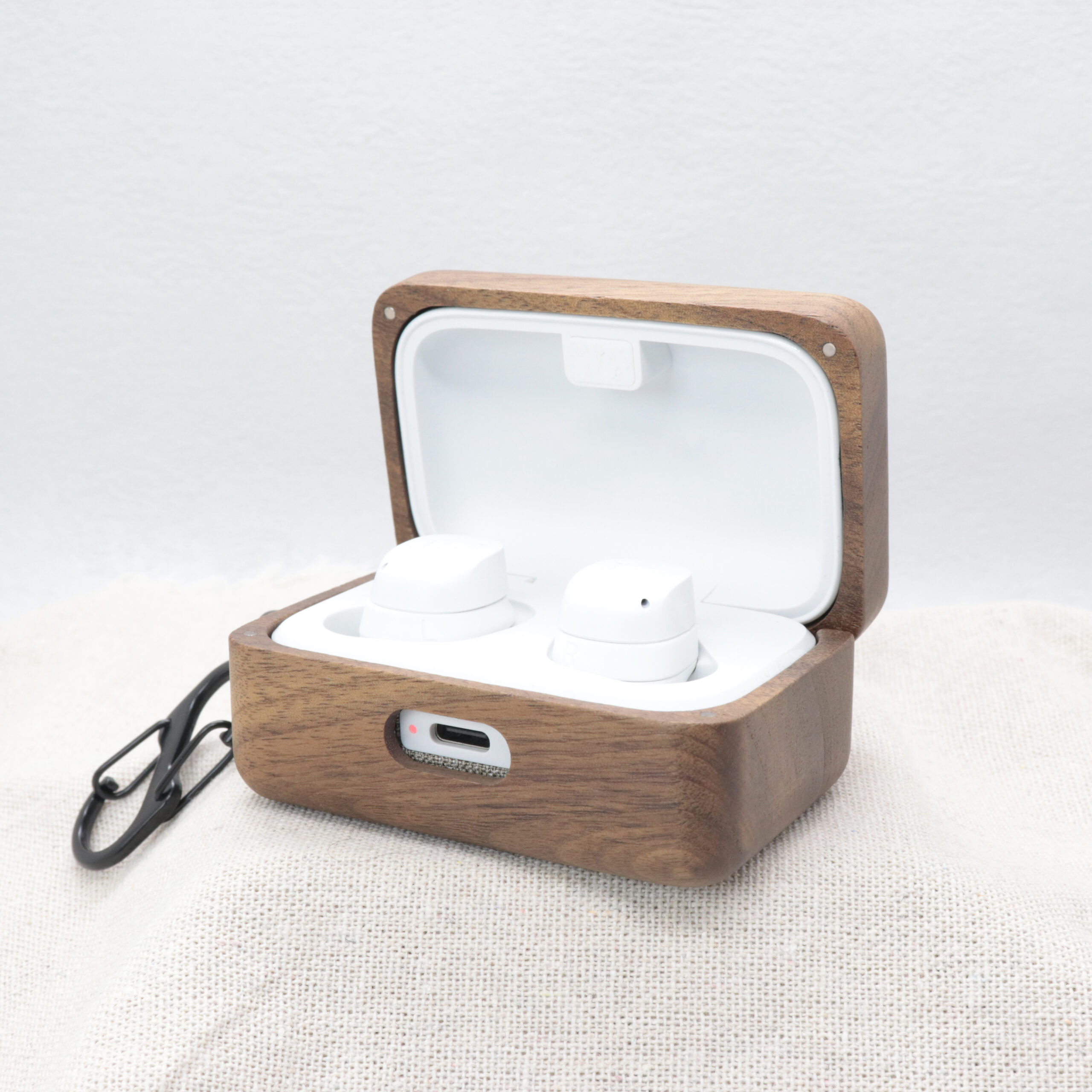 Wooden Sennheiser MOMENTUM 4/3 Wireless Case