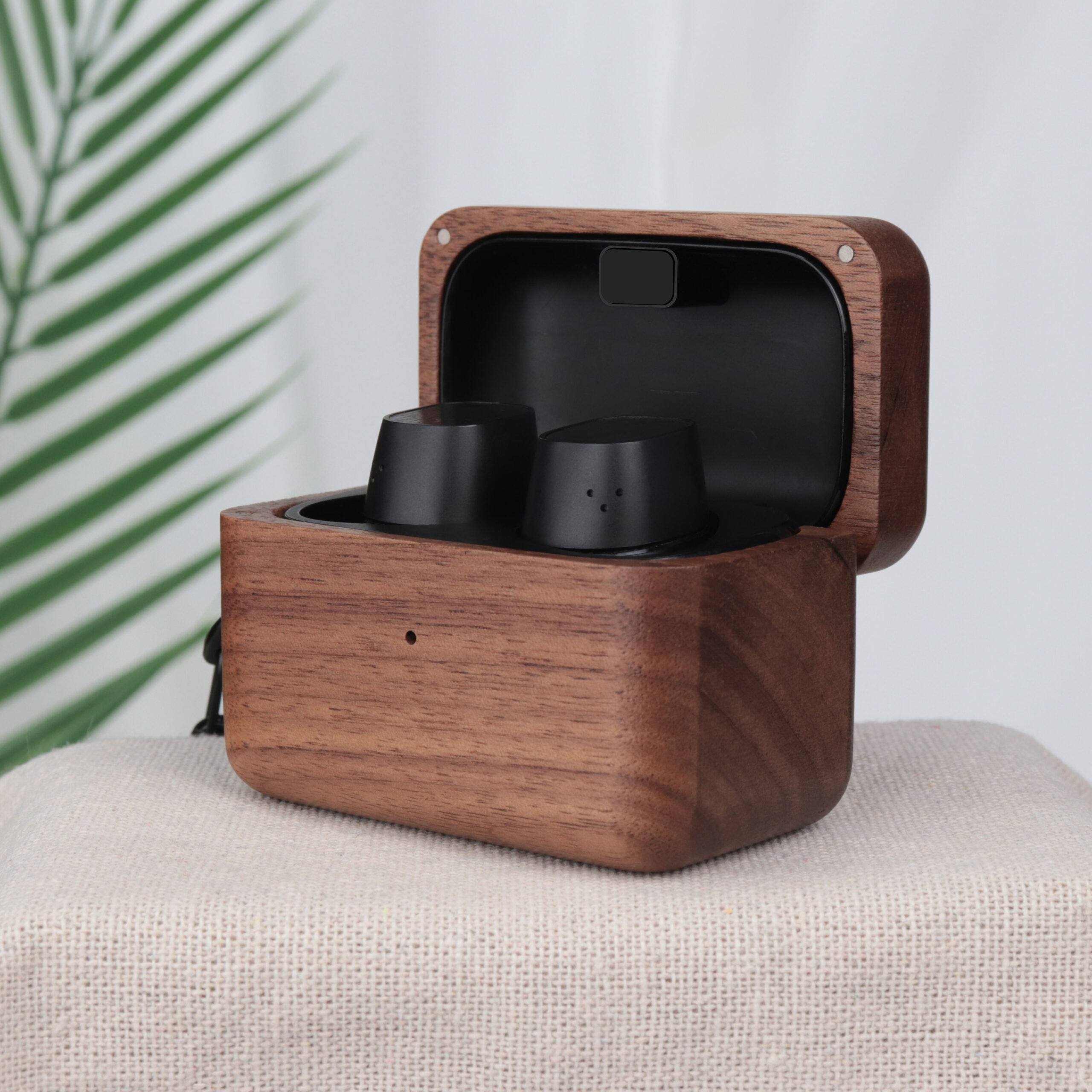 Wooden Sennheiser CX Plus Case - Image 2