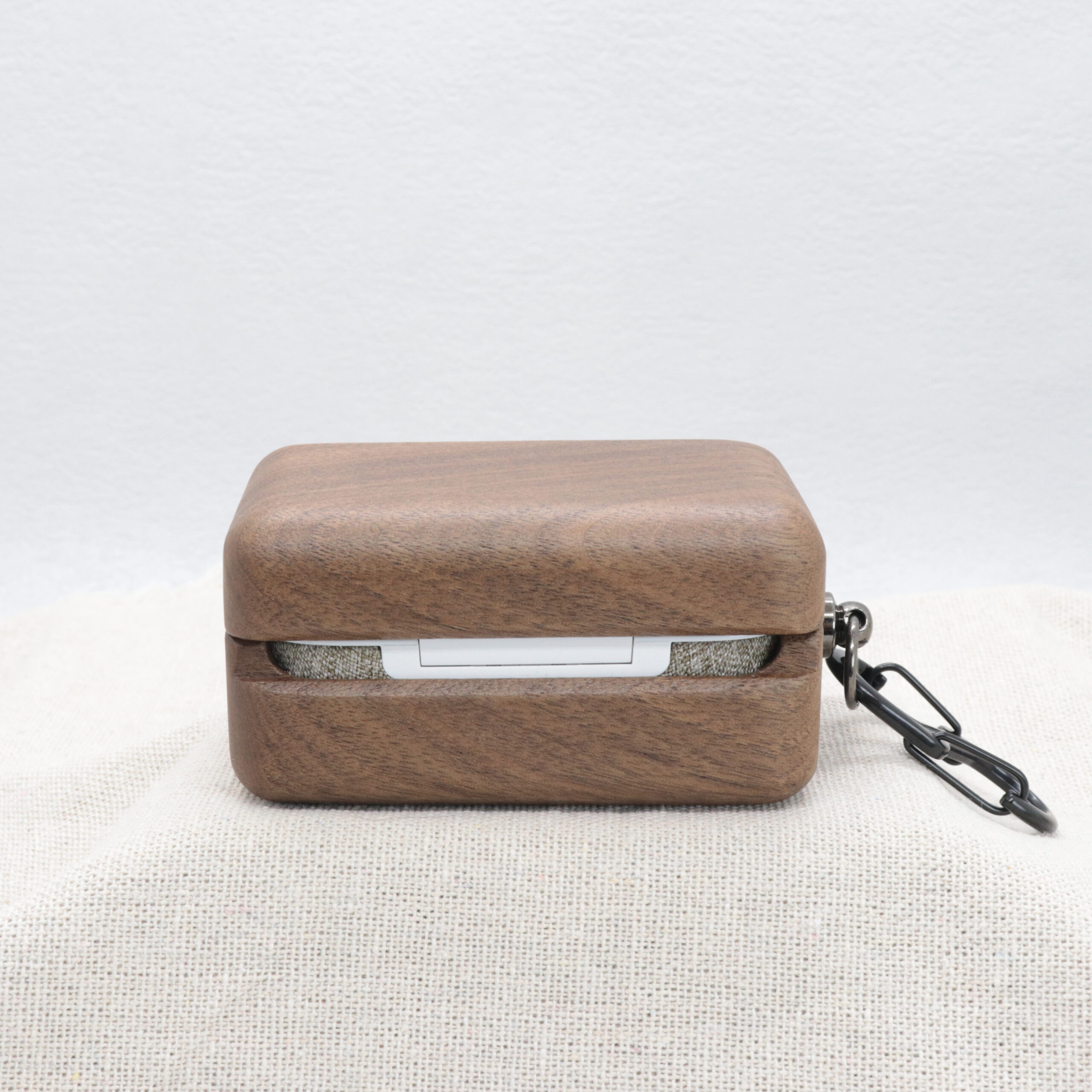 Wooden Sennheiser MOMENTUM 4/3 Wireless Case - Image 8