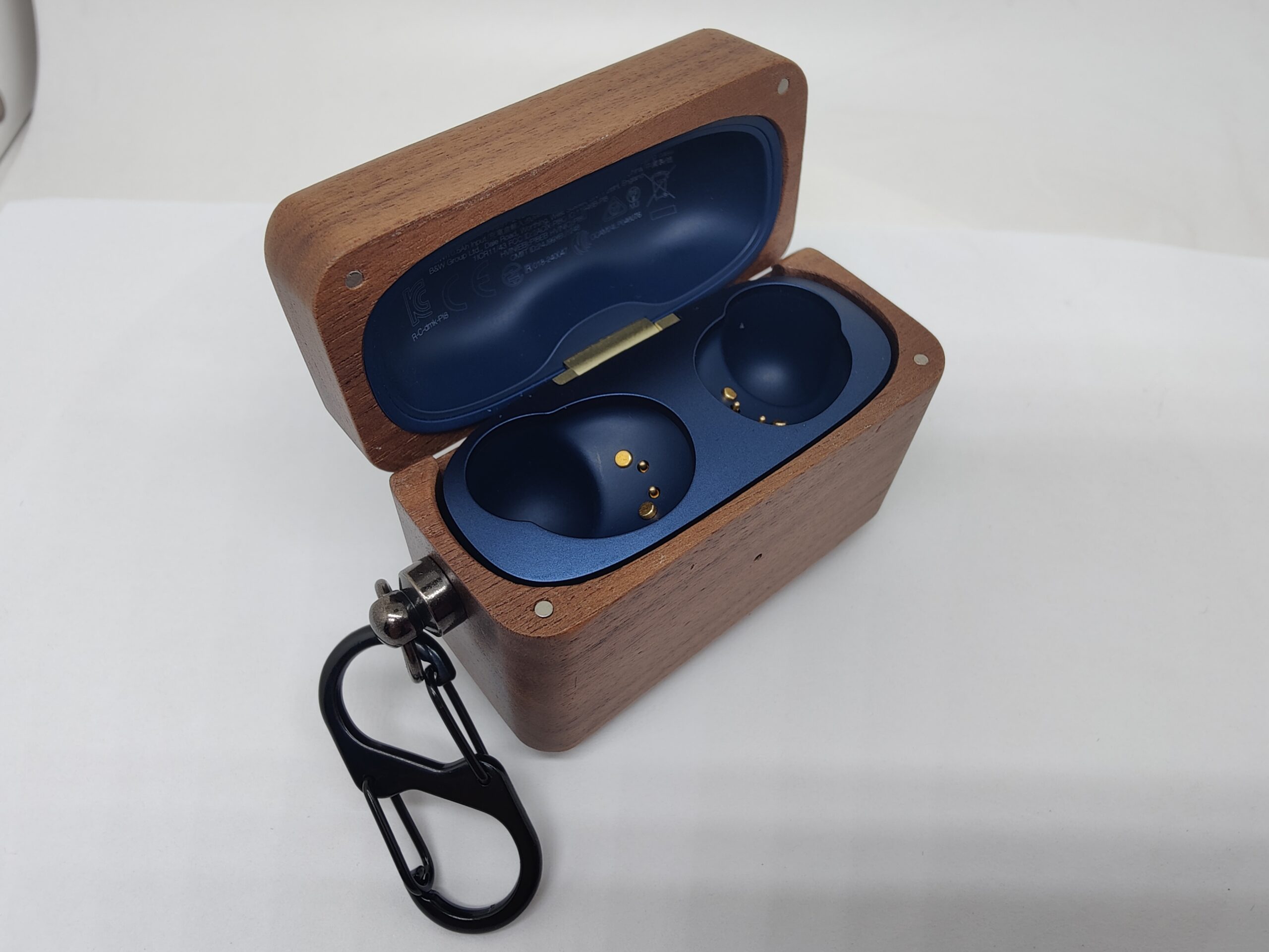Wooden Bowers & Wilkins Pi8 Case - Image 2